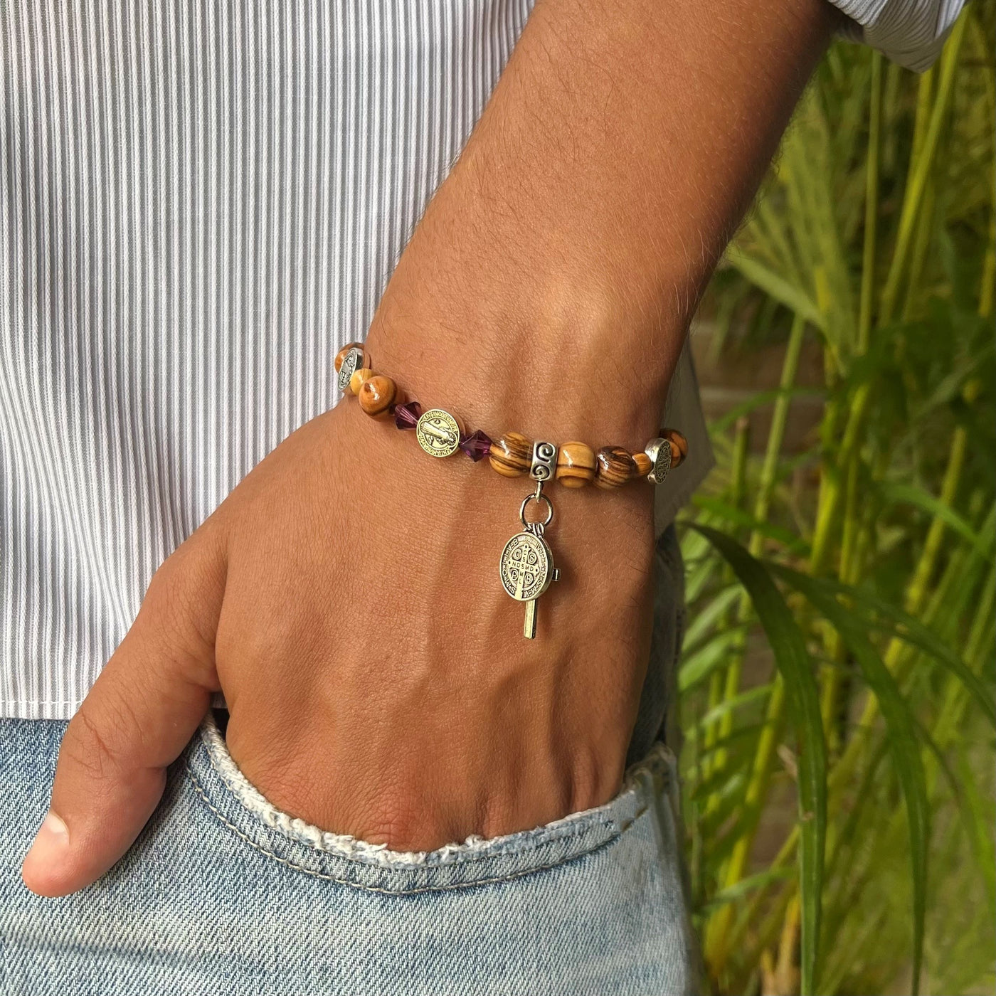 Gelang Swarovski Amethyst 5mm + 8mm Manik-manik Kayu Zaitun Salib Liontin Saint Benedict
