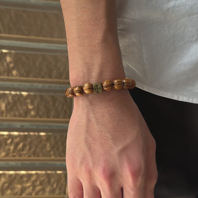 Gelang 10mm manik-manik kayu zaitun impor dari Israel dengan salib tertanam perunggu 8251051