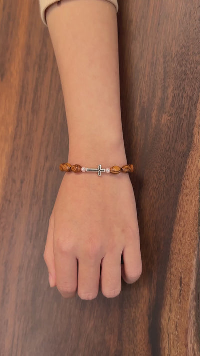 Vòng đeo tay Nhập khẩu hạt ô liu hình bầu dục 9mm kết hợp với ngọc trai pha lê Swarovski và 8250836 thập tự giá