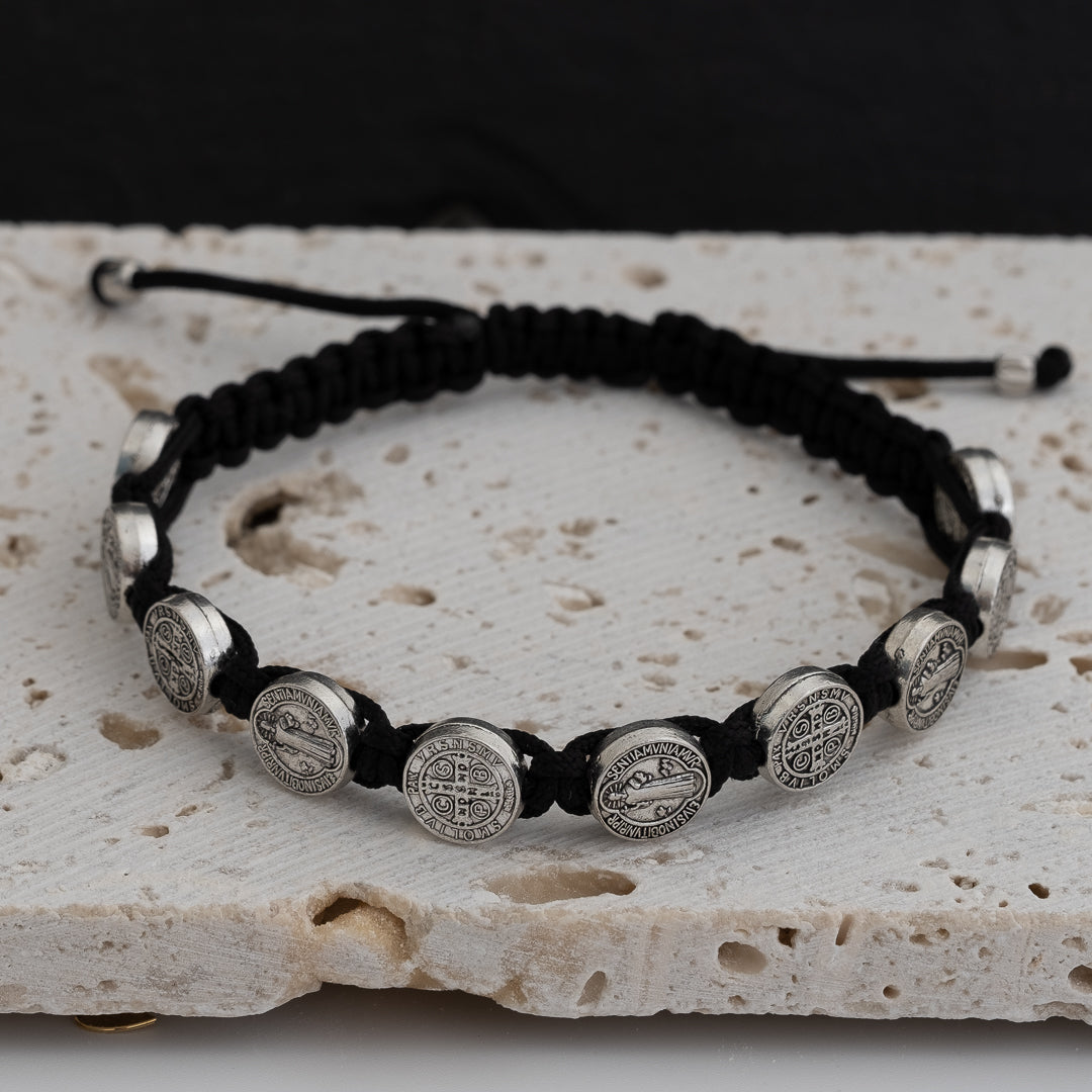 Gelang, rajutan tangan, panjangnya bisa diatur, Medali Saint Benedict, hitam