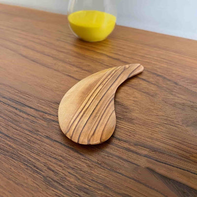 Massage stick to relax shoulder and neck sore scalp body muscles imported olive wood half-moon shape 12145 
